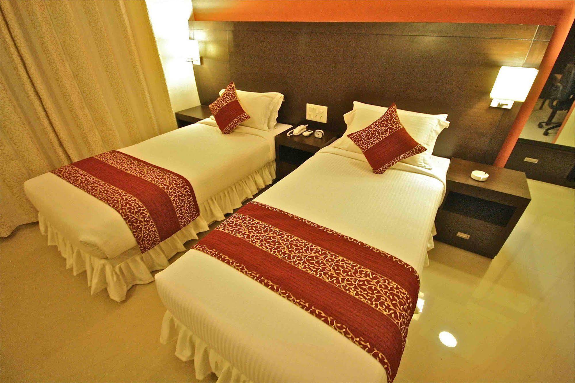 Treebo Trend Sterling Suites Inn Бангалор Екстериор снимка