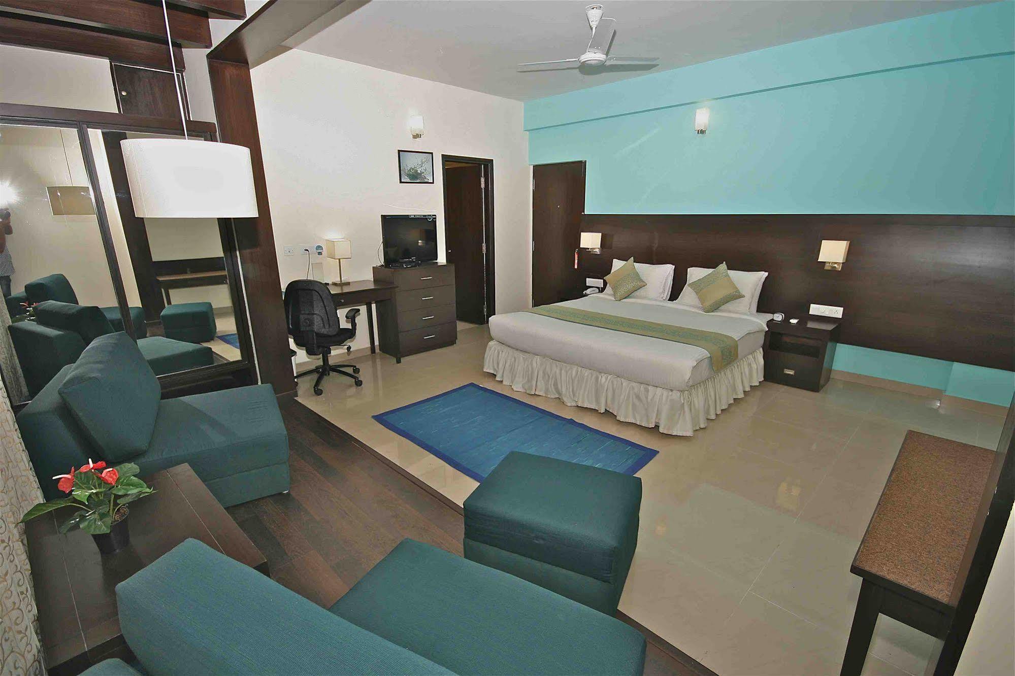 Treebo Trend Sterling Suites Inn Бангалор Екстериор снимка