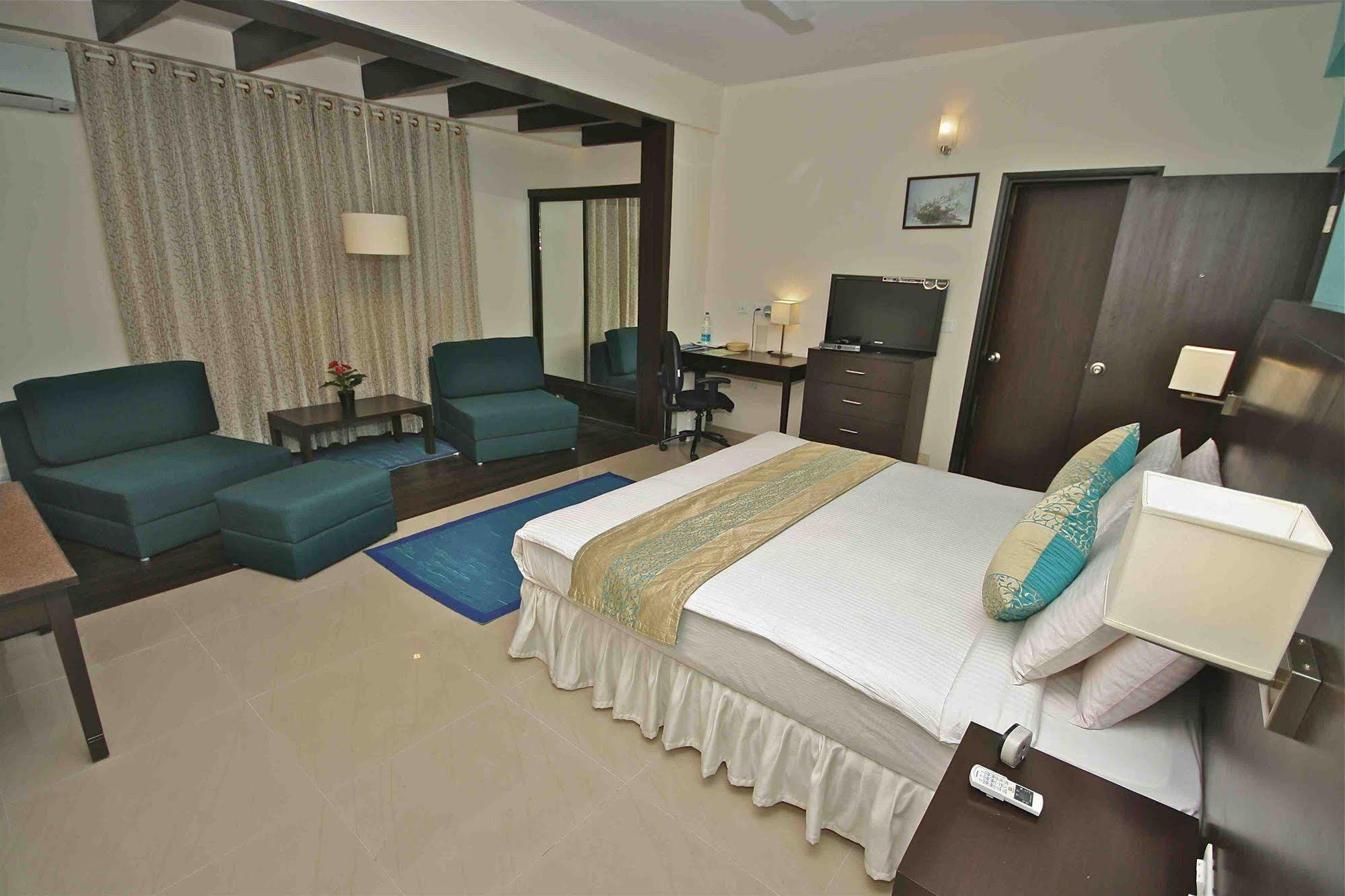 Treebo Trend Sterling Suites Inn Бангалор Екстериор снимка